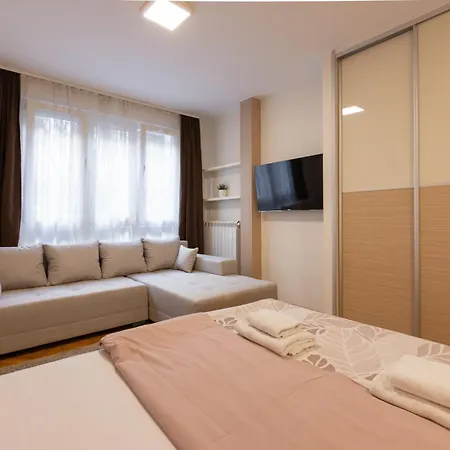 Park Apartment *
